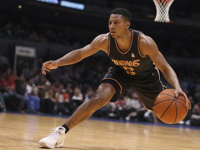 NBA2KOL跳步技巧大全：如何在游戏中运用跳步来得分
